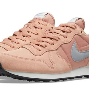 Women's Nike Internationalist